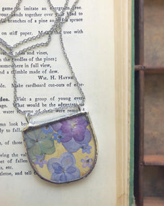 Arch Shaped Flat Glass Necklace with Hydrangea Petals