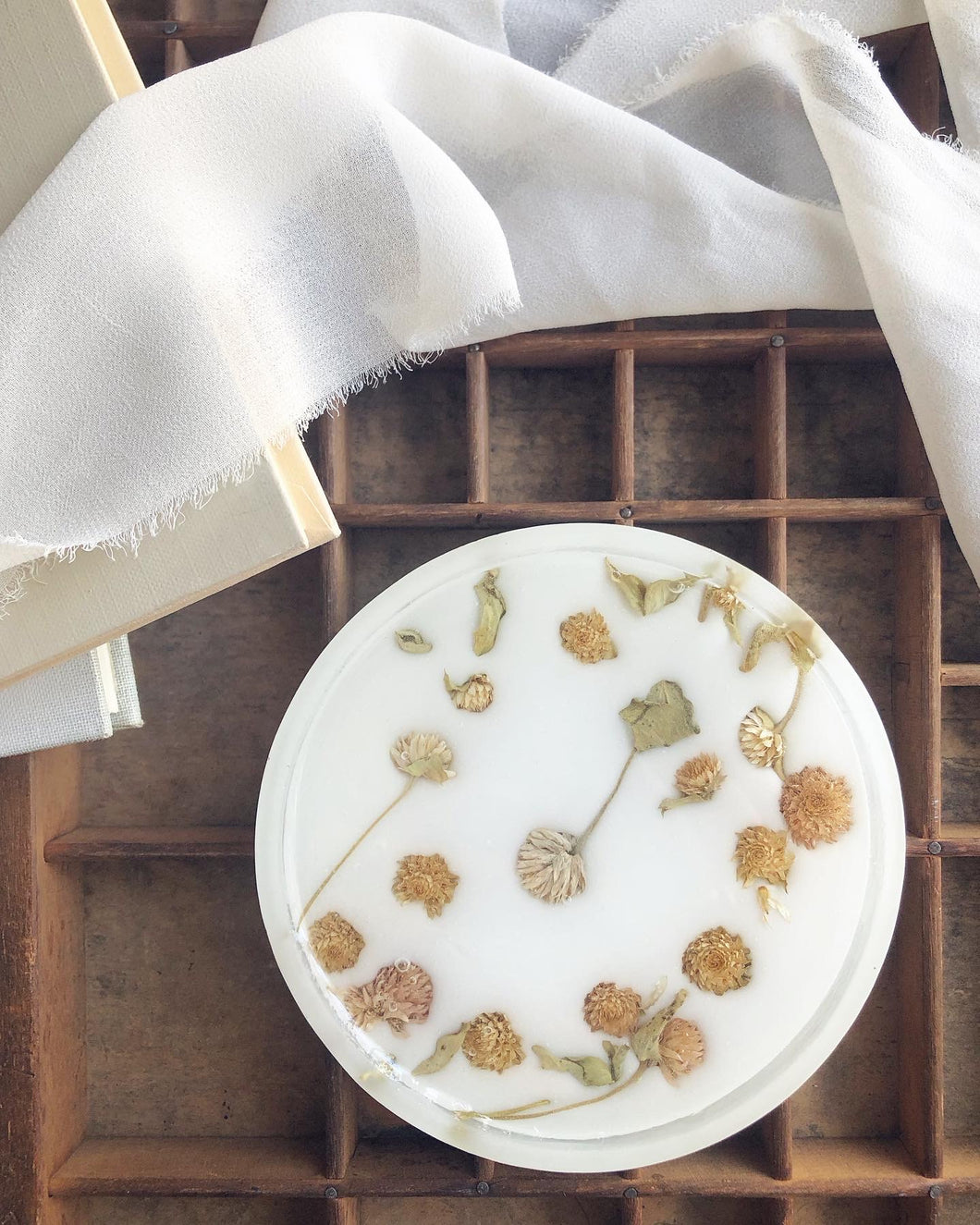 CLOVER ROUND TRAY
