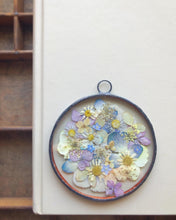 Load image into Gallery viewer, Round Mixed Botanical Mini Wall Hanging