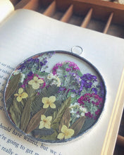 Load image into Gallery viewer, Round Garden Botanical Wall Hanging