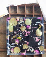 Load image into Gallery viewer, EUCALYPTUS &amp; PINK PETAL SQUARE TRAY