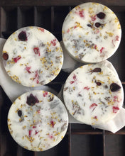 Load image into Gallery viewer, FLORAL COASTERS (SET OF 4)
