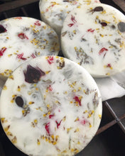 Load image into Gallery viewer, FLORAL COASTERS (SET OF 4)