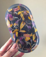 Load image into Gallery viewer, MIXED BOTANICAL PETALS OVAL TRAY