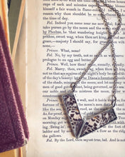 Load image into Gallery viewer, Butterfly Wing Necklace