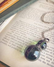 Load image into Gallery viewer, Green Marble Necklace