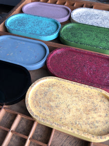 SOLID COLOUR OVAL TRAY