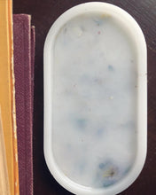 Load image into Gallery viewer, LARKSPUR &amp; HEATHER OVAL TRAY