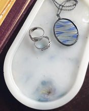 Load image into Gallery viewer, LARKSPUR &amp; HEATHER OVAL TRAY