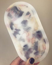 Load image into Gallery viewer, MIXED ROSE PETAL OVAL TRAY