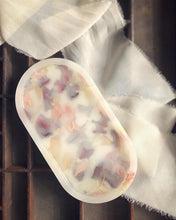 Load image into Gallery viewer, MIXED ROSE PETAL OVAL TRAY